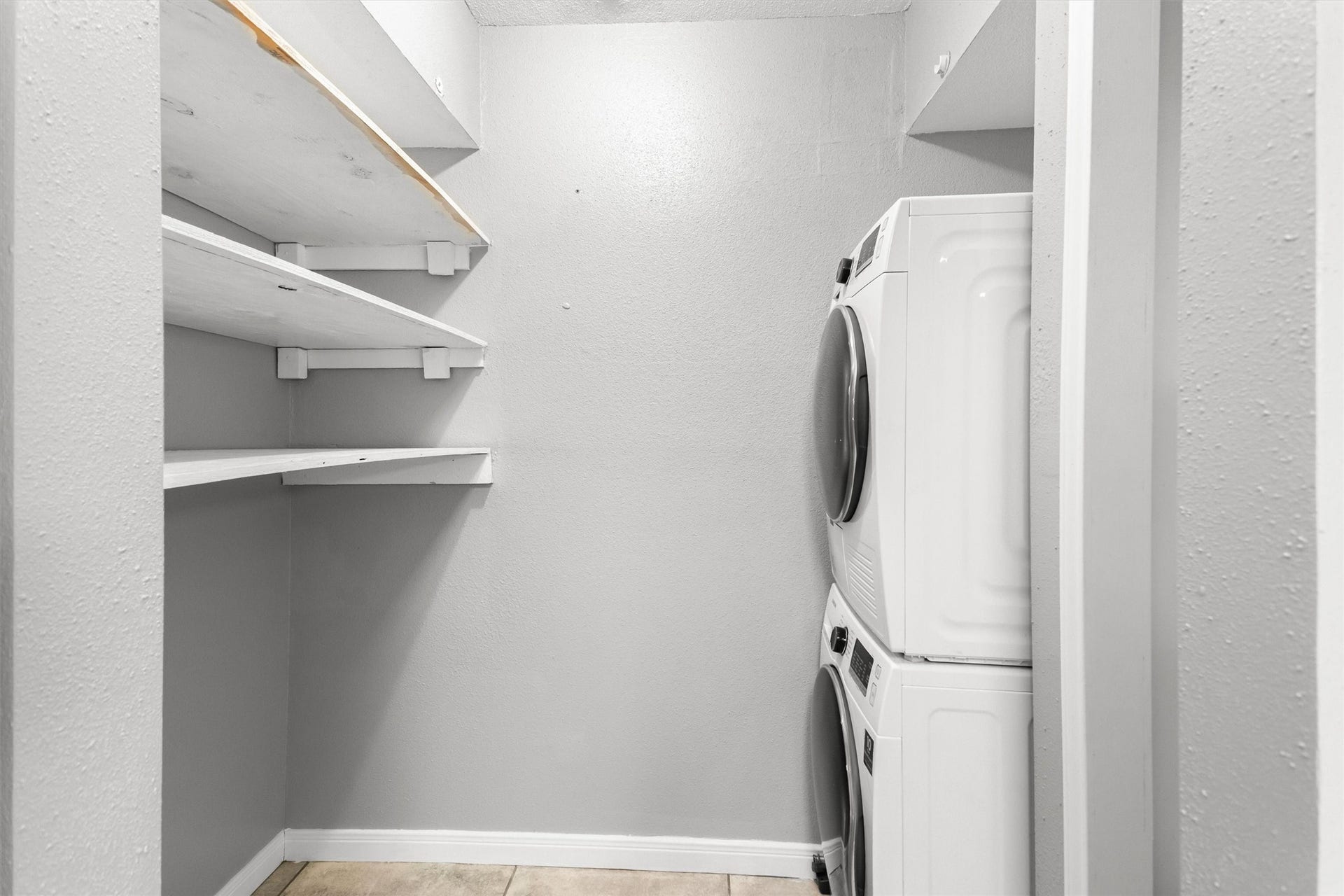 16120 Stuebner Airline Road, #502, Spring, TX 77379 Shared Bathroom Side 1