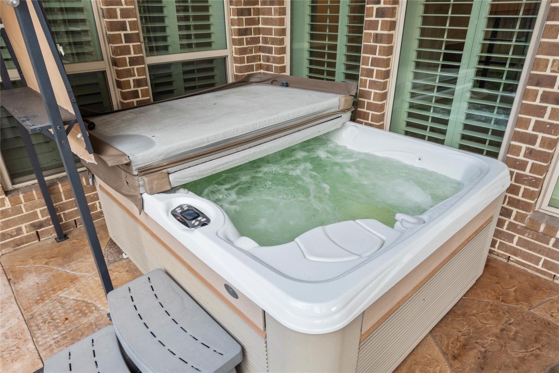 6306 Milam Branch Lane, Rosenberg, TX 77471 Hot Tub