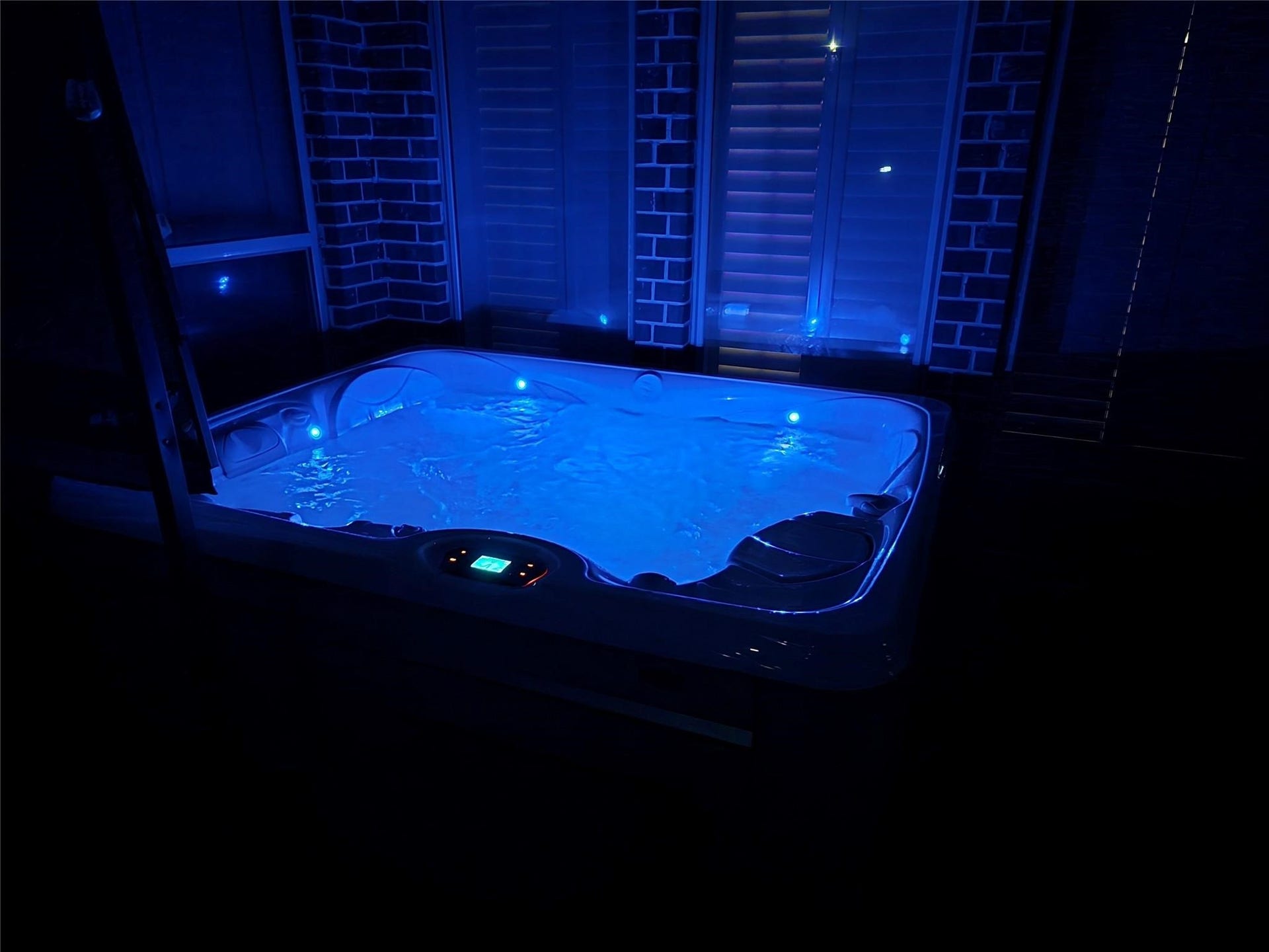 6306 Milam Branch Lane, Rosenberg, TX 77471 Hot Tub