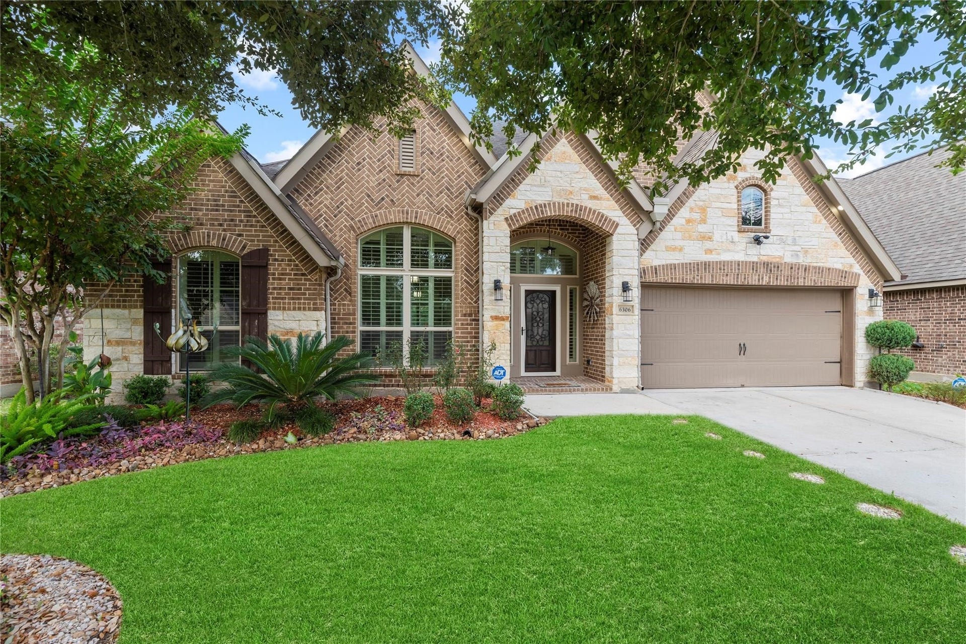 6306 Milam Branch Lane, Rosenberg, TX 77471 Front of the house