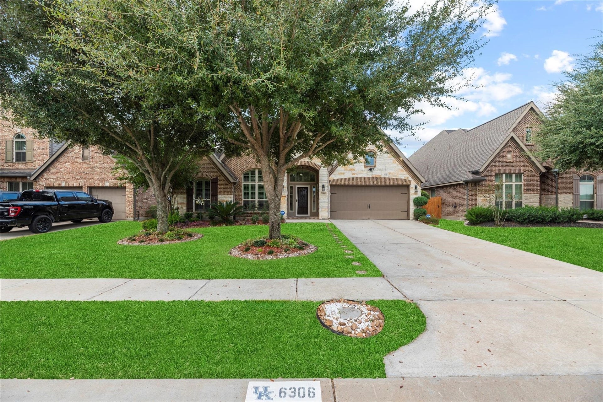 6306 Milam Branch Lane, Rosenberg, TX 77471 Front view from the street