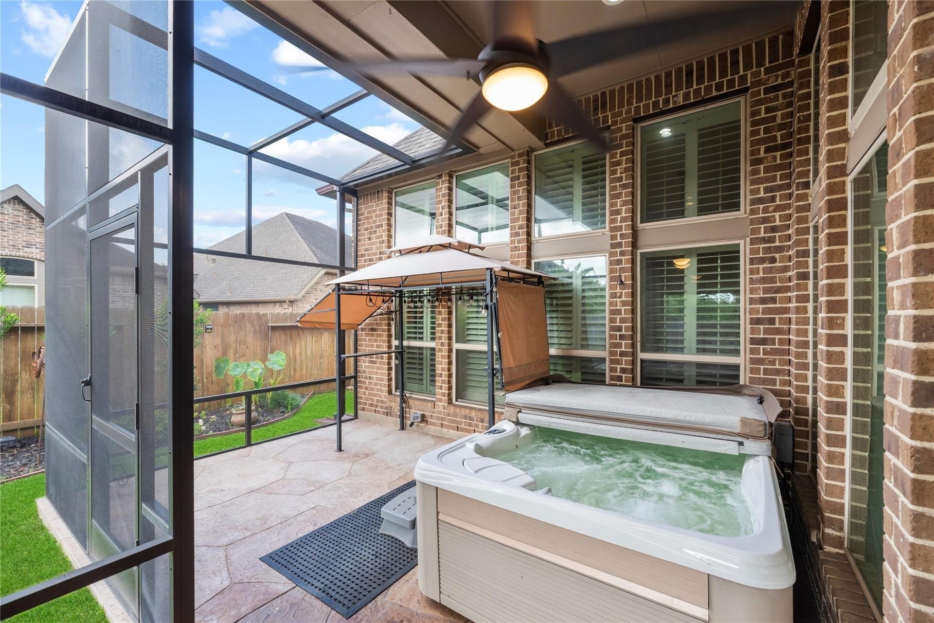 6306 Milam Branch Lane, Rosenberg, TX 77471 Screened covered Patio