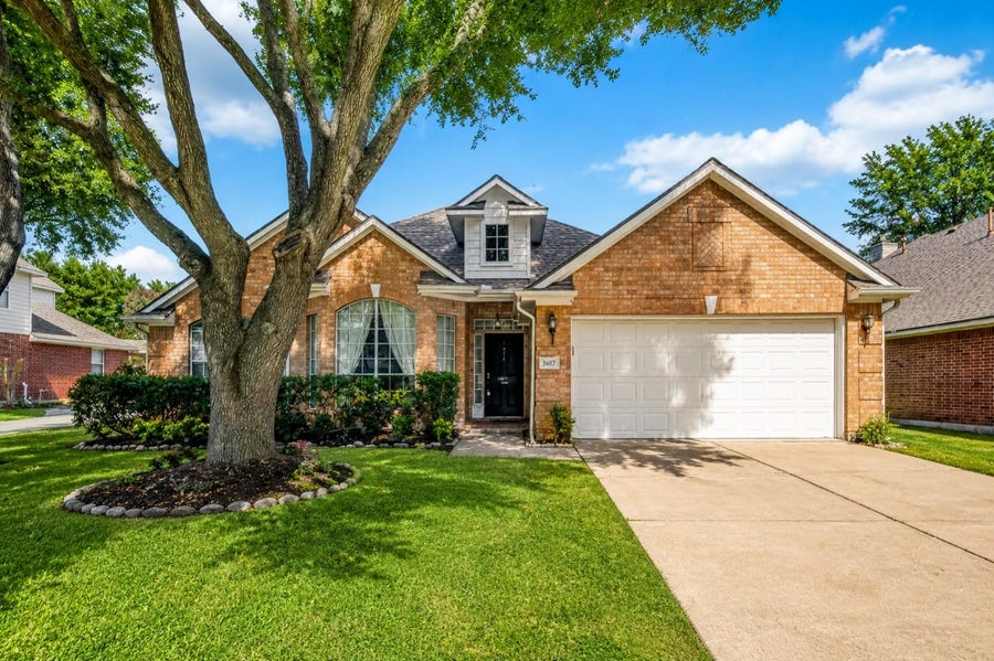 Property photo for 2607 Plantation Hollow Court, Missouri City, TX