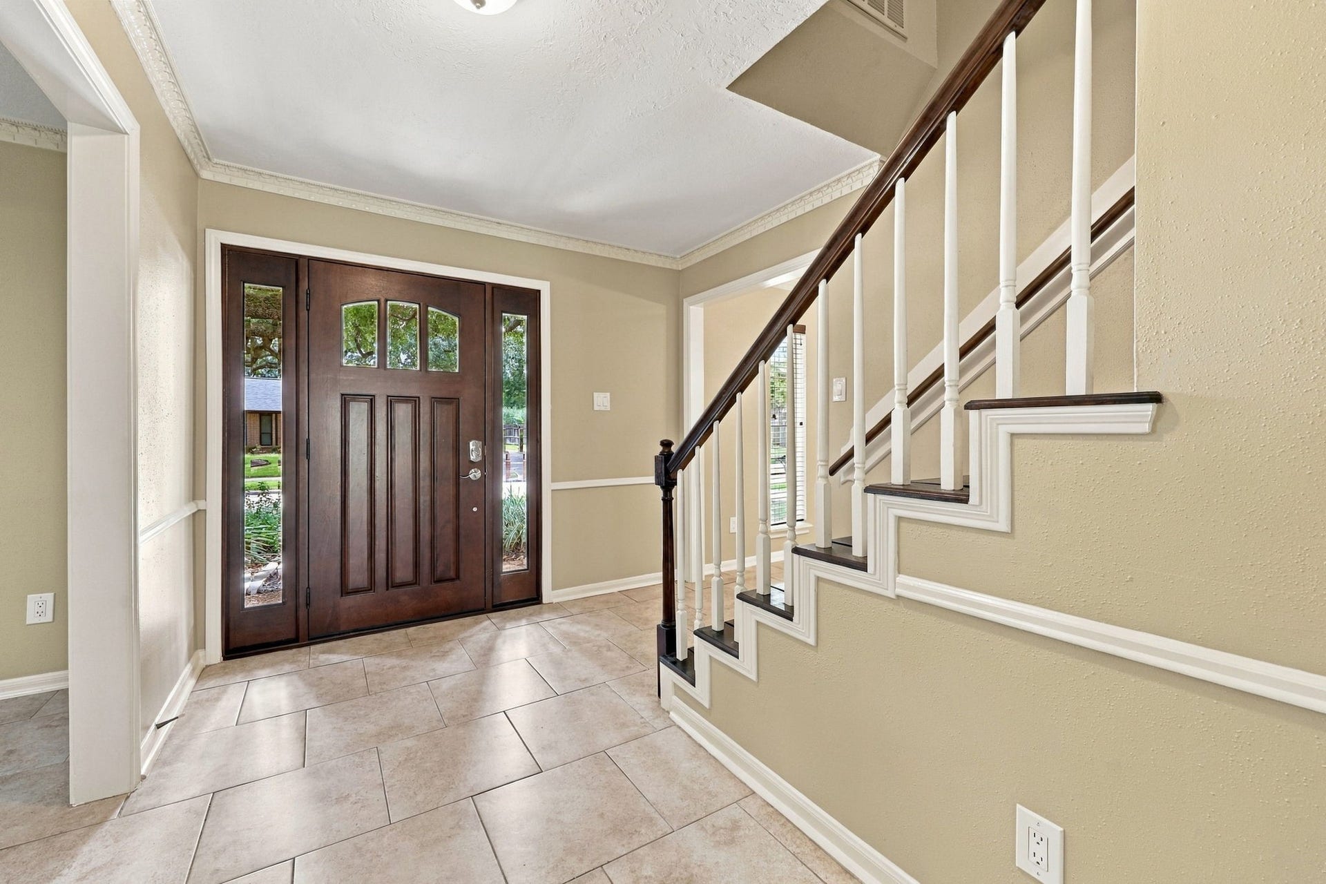11310 Olympia Drive, Houston, TX 77077 View of entry towards the front door.