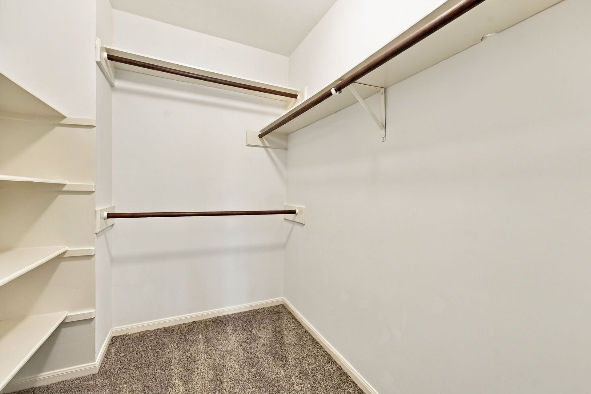 11310 Olympia Drive, Houston, TX 77077 Nice walk-in closet in the Primary Suite.