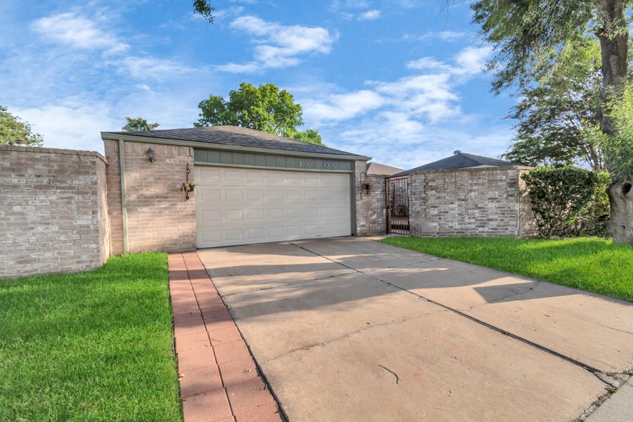 Property photo for 16206 New Field Drive, Houston, TX
