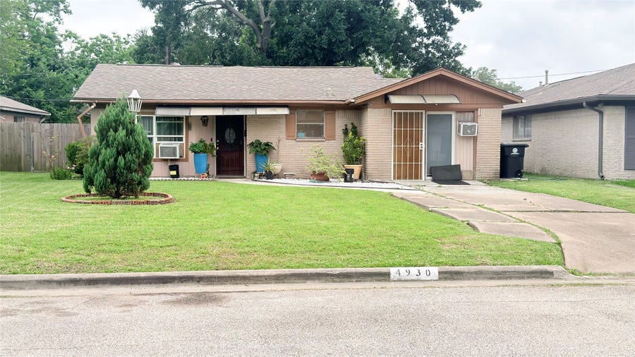 Property photo for 4930 Teton Street, Houston, TX