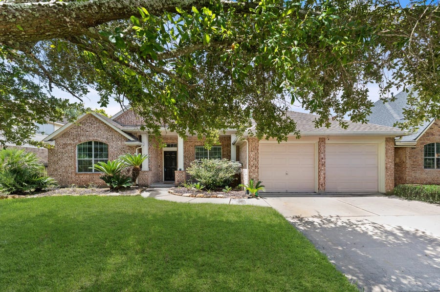 Property photo for 14115 Sandhill Crane Drive, Houston, TX
