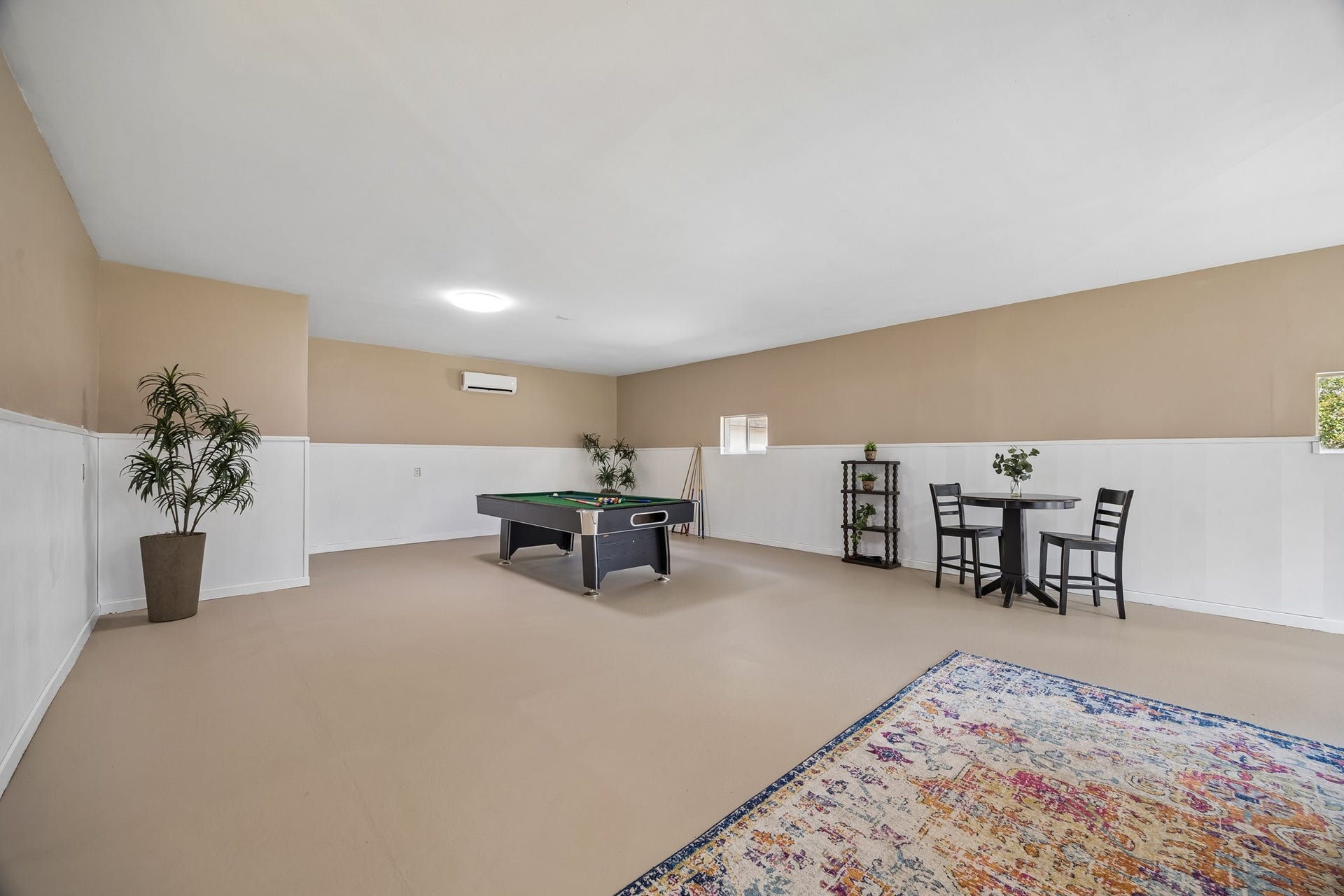 1319 Brazoswood Place, Richmond, TX 77406 *BONUS* Hangout space great for entertainment, holiday gatherings, football games and more. Endless uses in this oversized 39 X 21 space, just recently painted. Pool table is negotiable.
