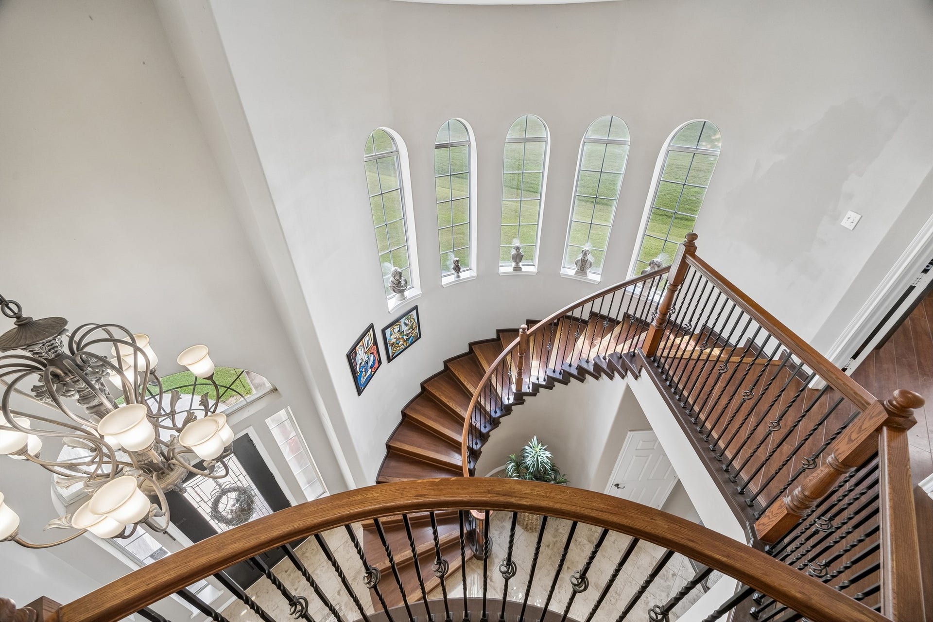 1319 Brazoswood Place, Richmond, TX 77406 Gorgeous custom spiral staircase