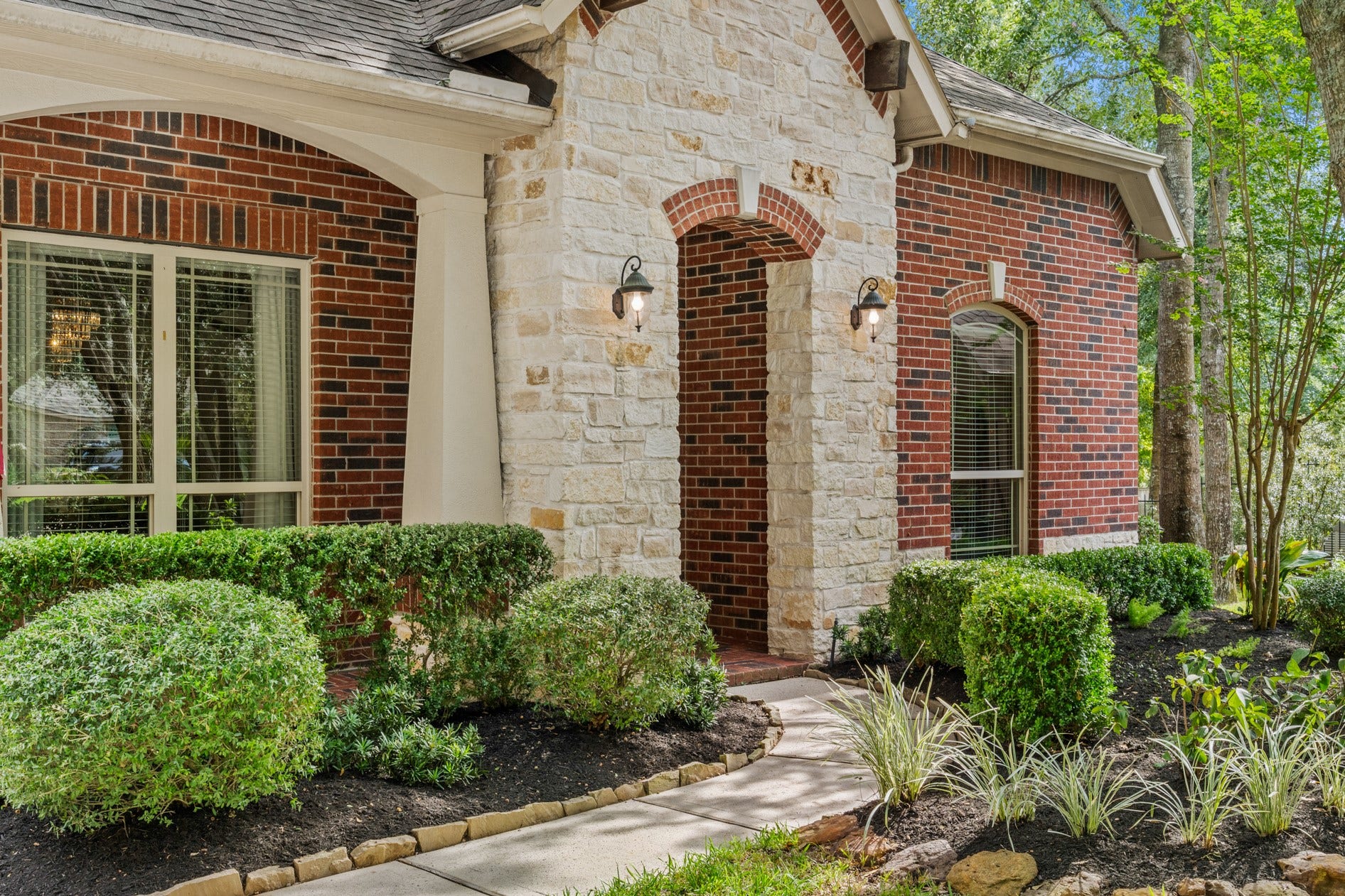 3 Blue Wildflower Pl, The Woodlands, TX 77354 3 Blue Wildflower Pl is ready to welcome you home!