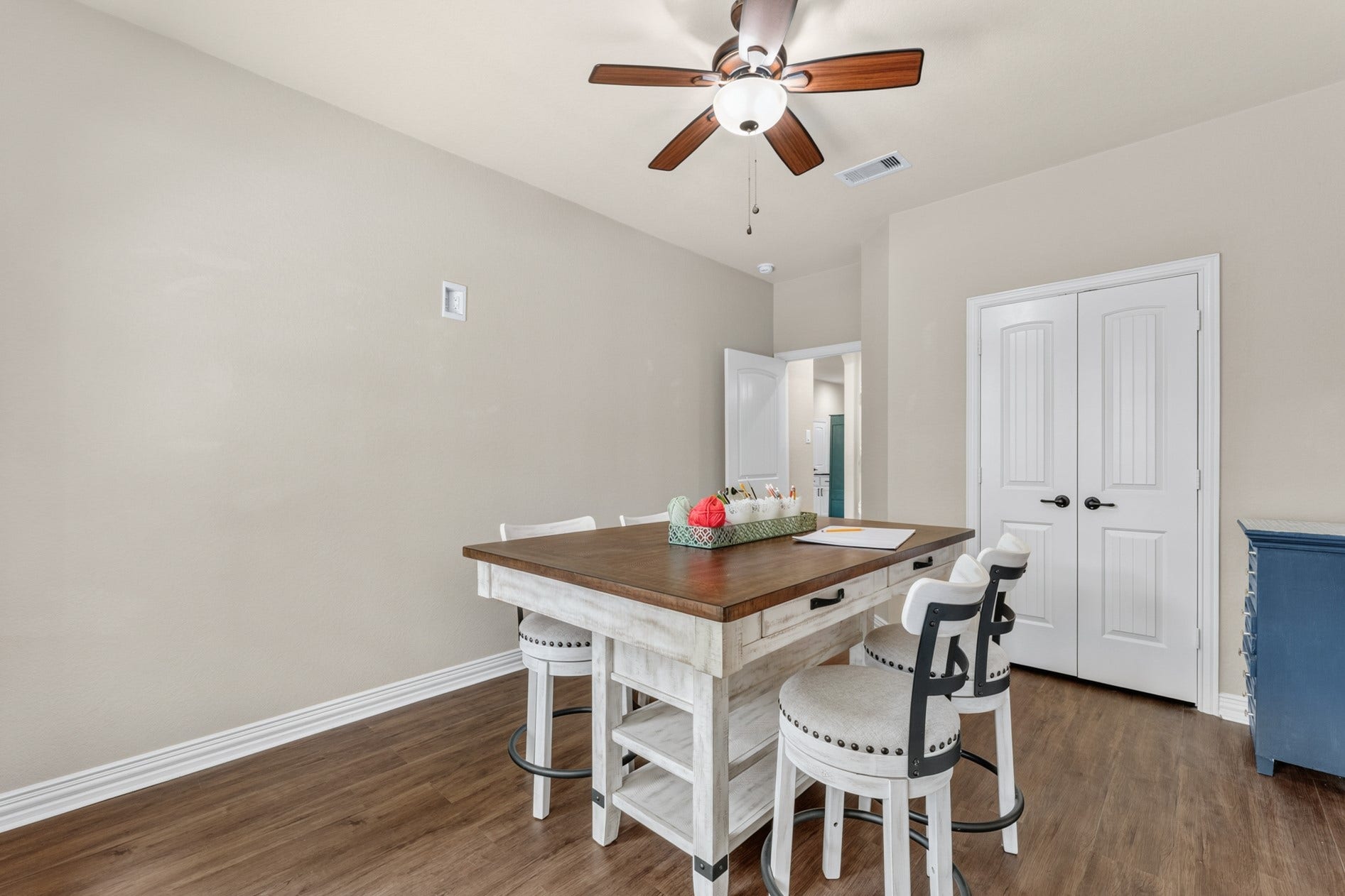 3 Blue Wildflower Pl, The Woodlands, TX 77354 Currently being used as a craft room.