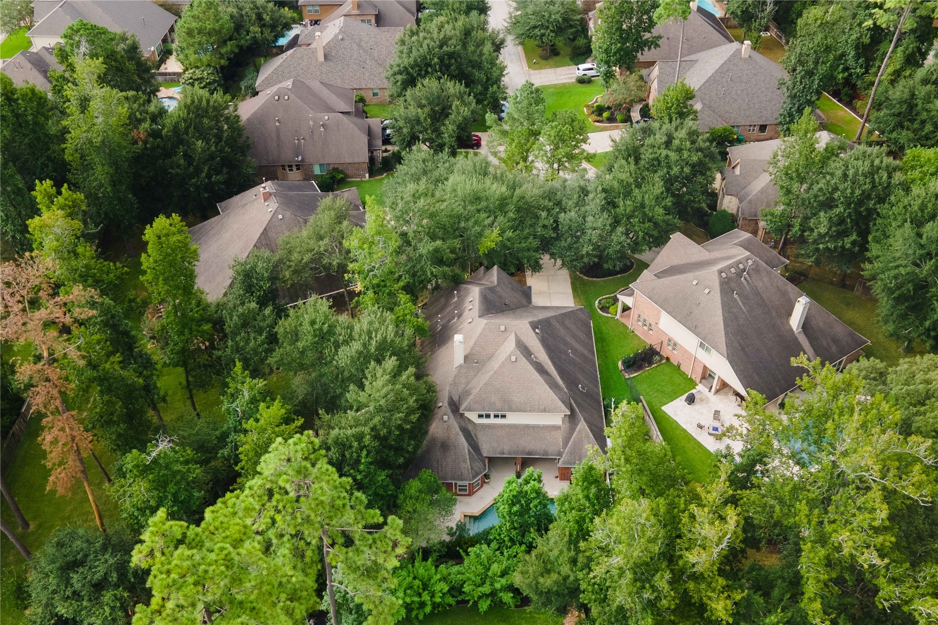3 Blue Wildflower Pl, The Woodlands, TX 77354 The Sterling Ridge area has beautifully designed homes and offers a peaceful retreat while still being convenient to nearby amenities.