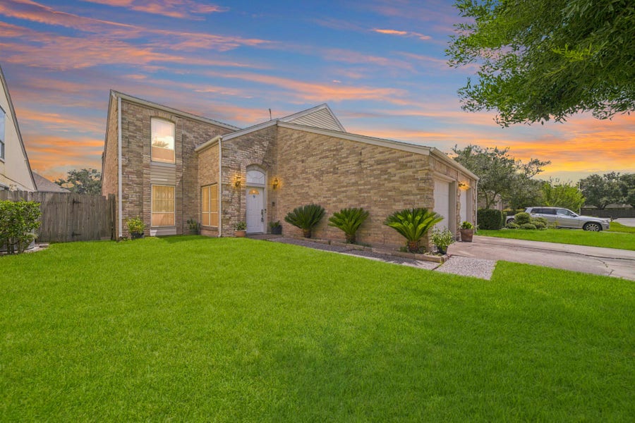 Property photo for 3018 Hazy Park Drive, Houston, TX