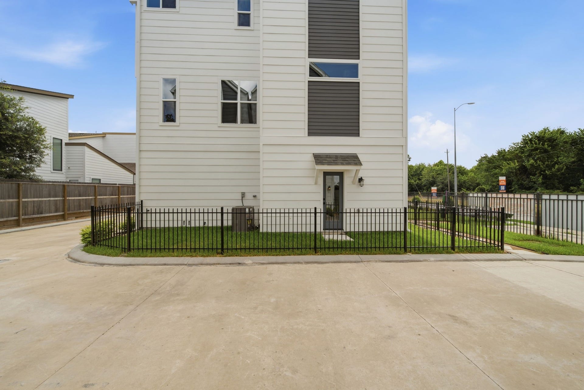 1650 W Tidwell Road, Houston, TX 77091