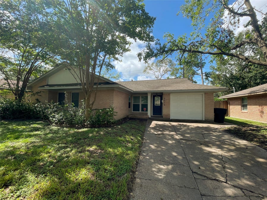 Property photo for 2015 Ansbury Drive, Houston, TX