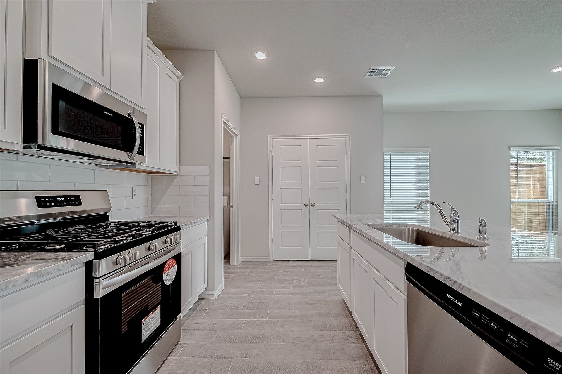 20843 Attalos Stoa Road, Crosby, TX 77532 20843 Attalos Stoa Road, Crosby, TX 77532