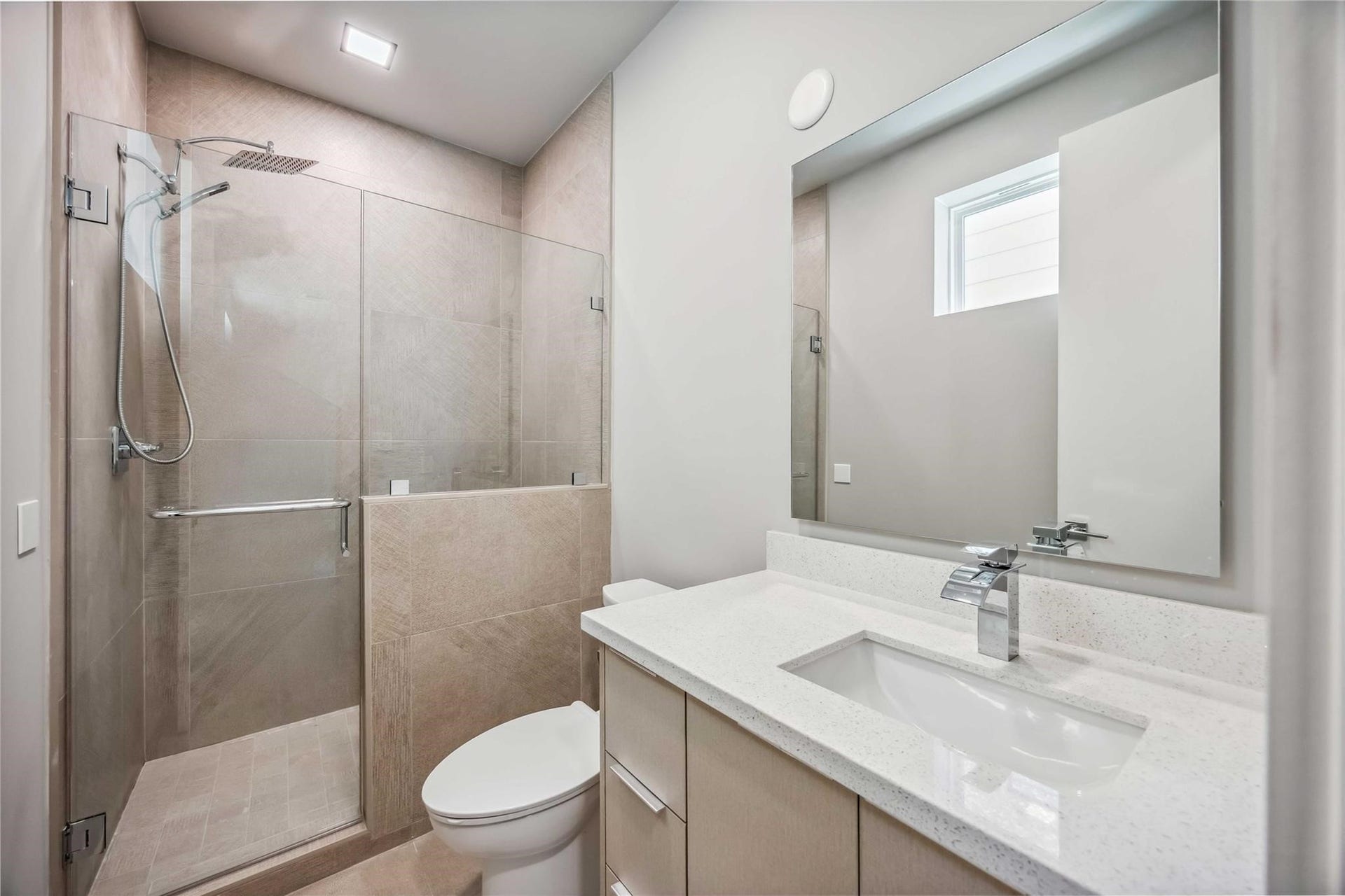 1115 W 21st Street, Houston, TX 77008 1115 W 21st Street, Houston, TX 77008