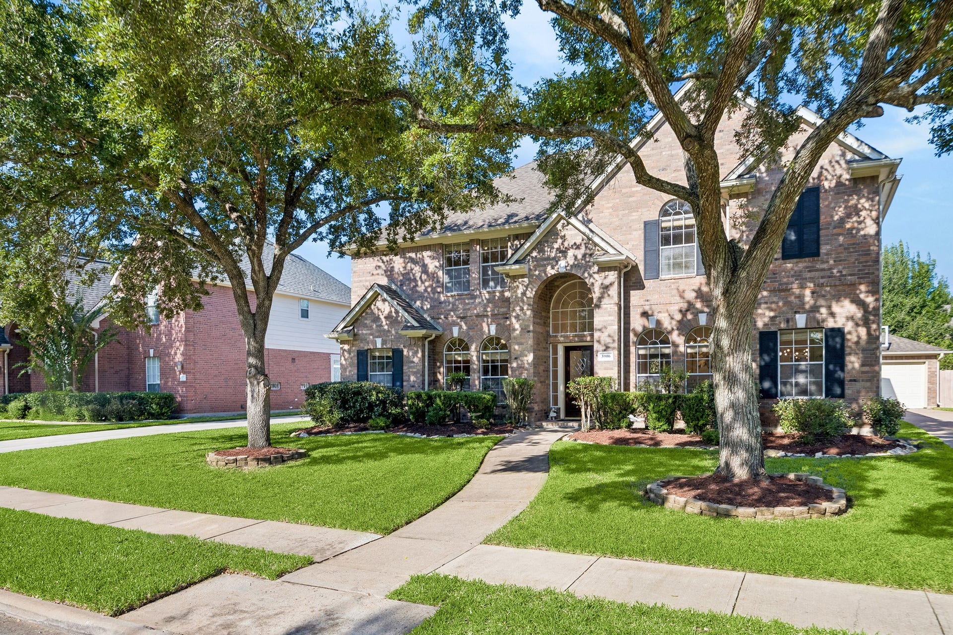 3906 Breaux Bridge Lane, Sugar Land, TX 77479 Call Zeena Ashraf/Aida Younis Team today @617-230-8928