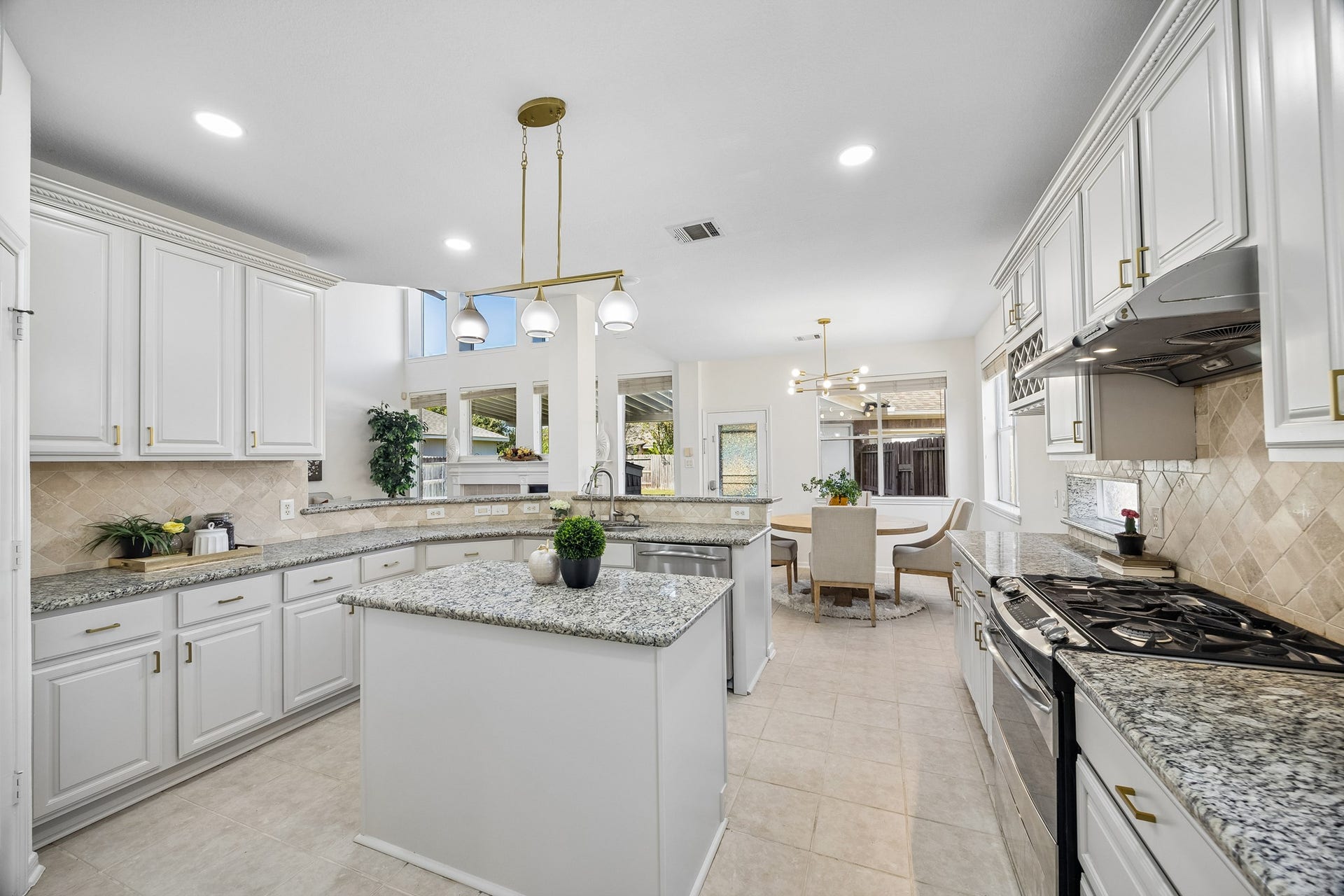3906 Breaux Bridge Lane, Sugar Land, TX 77479 Kitchen