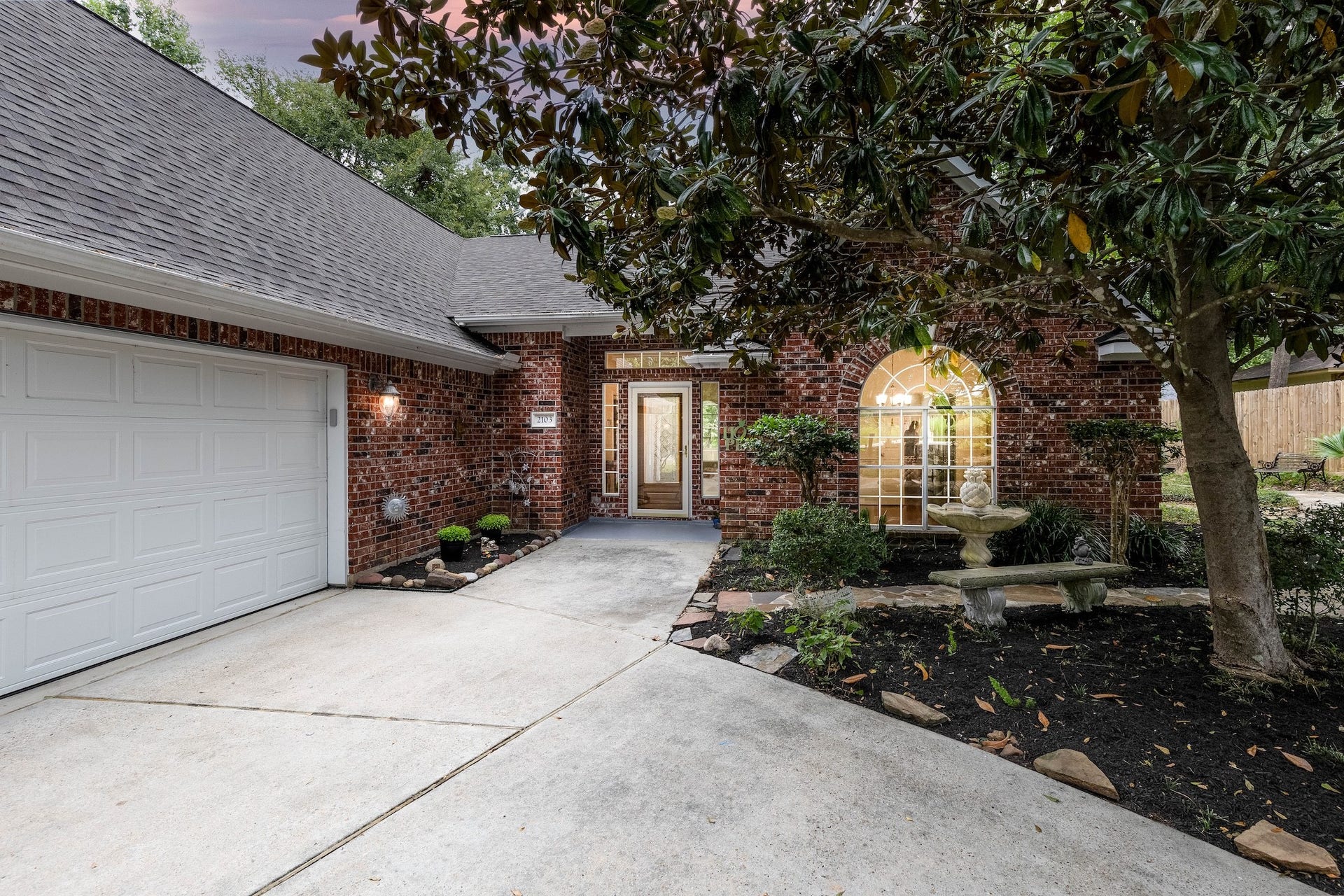 2103 Carriage Run W, Conroe, TX 77384