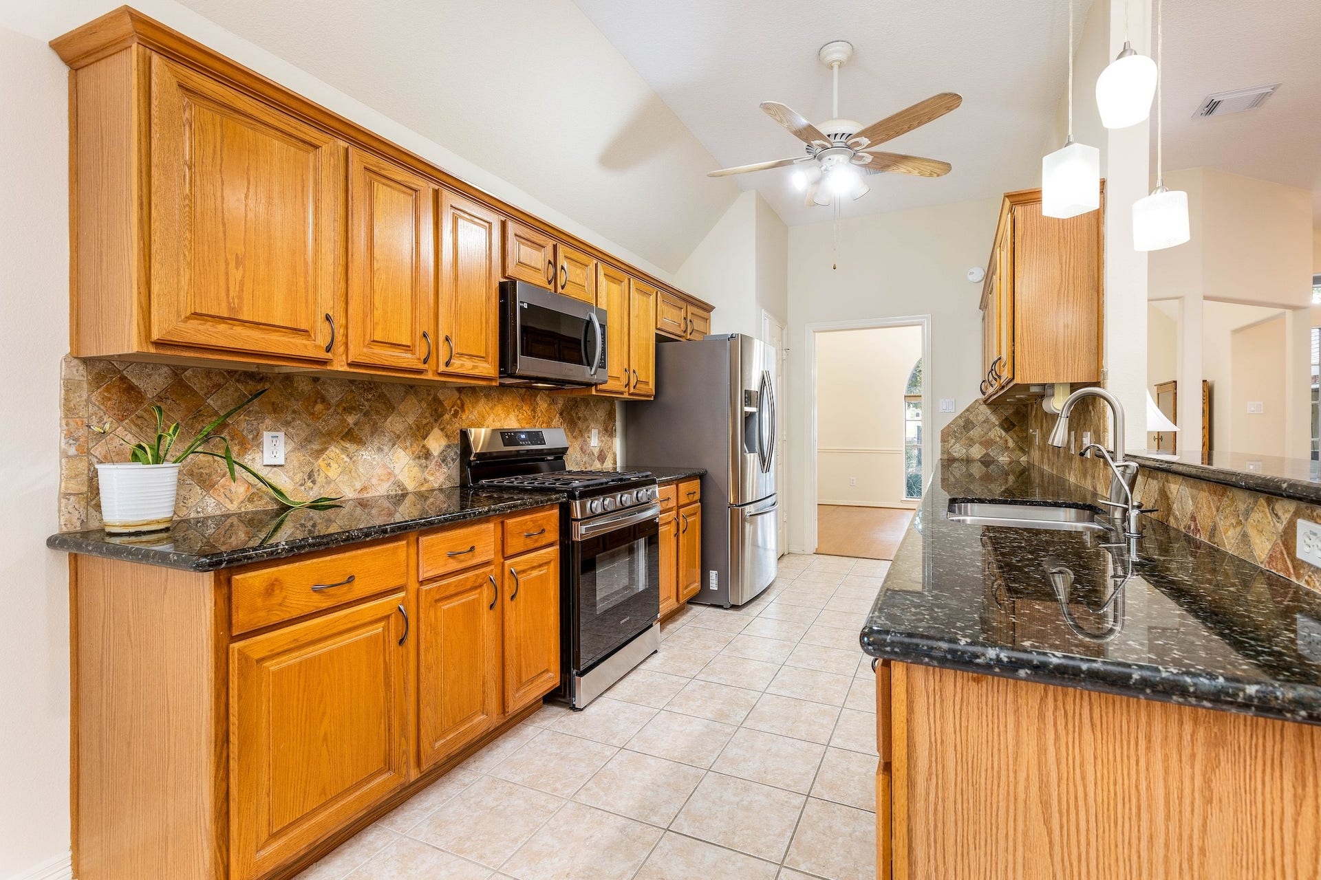 2103 Carriage Run W, Conroe, TX 77384