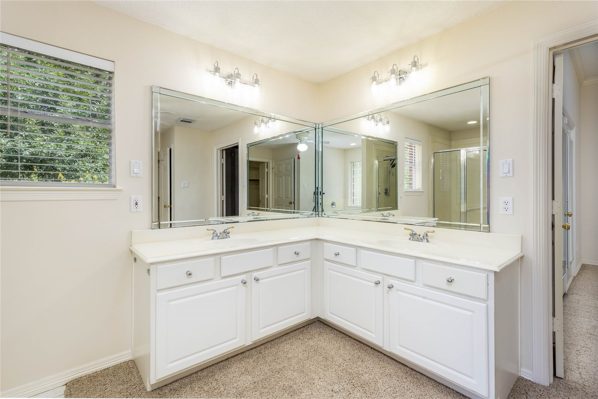 2103 Carriage Run W, Conroe, TX 77384