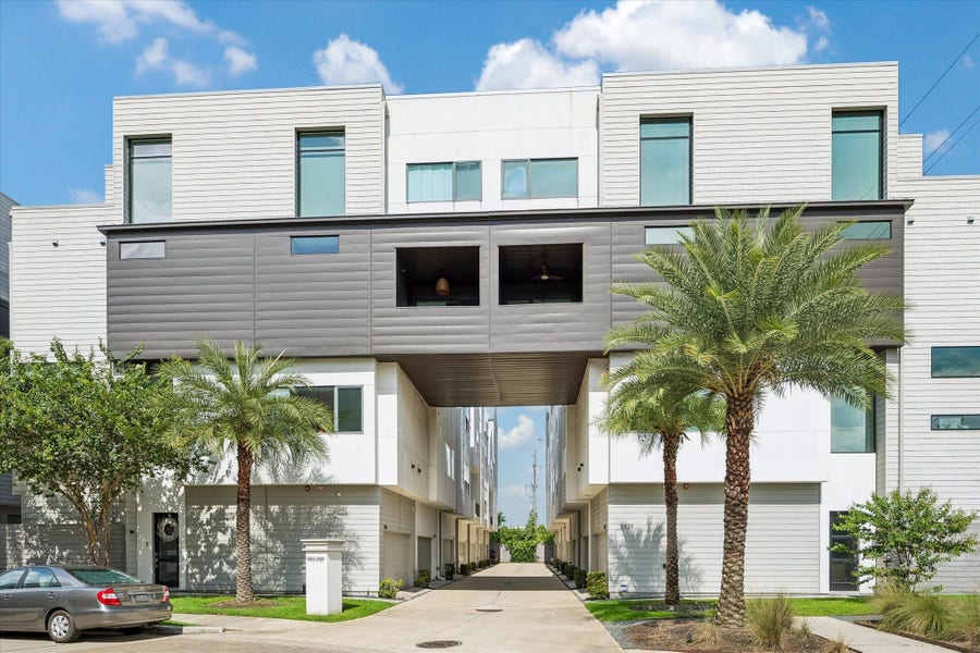 Property photo for 5921 E Post Oak Lane, Houston, TX