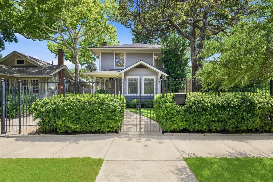 Property photo for 611 W Main Street, Houston, TX