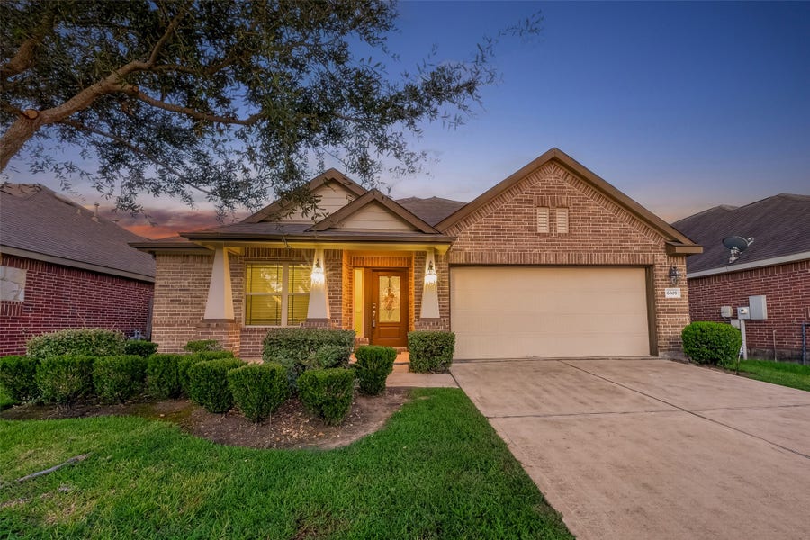 Property photo for 6807 Peach Mill Lane, Dickinson, TX