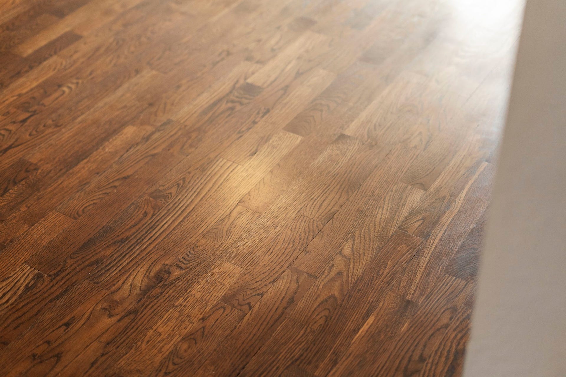 23 Saint Simons Court, Sugar Land, TX 77479 Gorgeous white oak hardwood flooring extends throughout the main living areas.