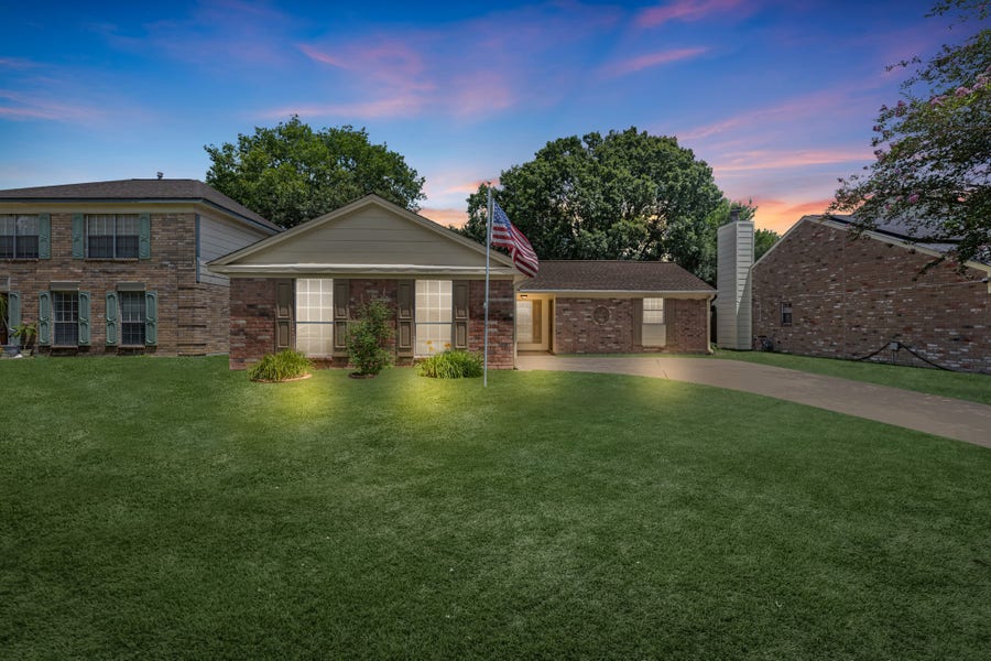 Property photo for 17930 Great Glen Drive, Houston, TX