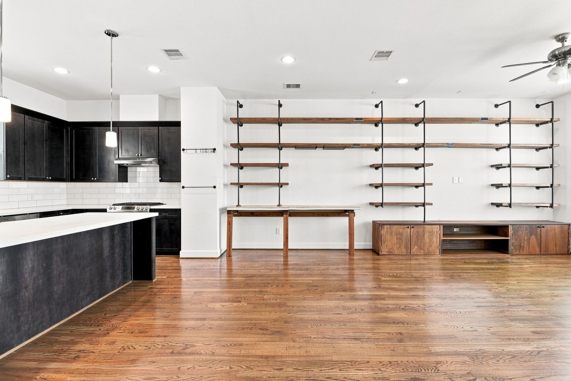 2730 Eado Edge Court, Houston, TX 77020 2730 Eado Edge Court, Houston, TX 77020