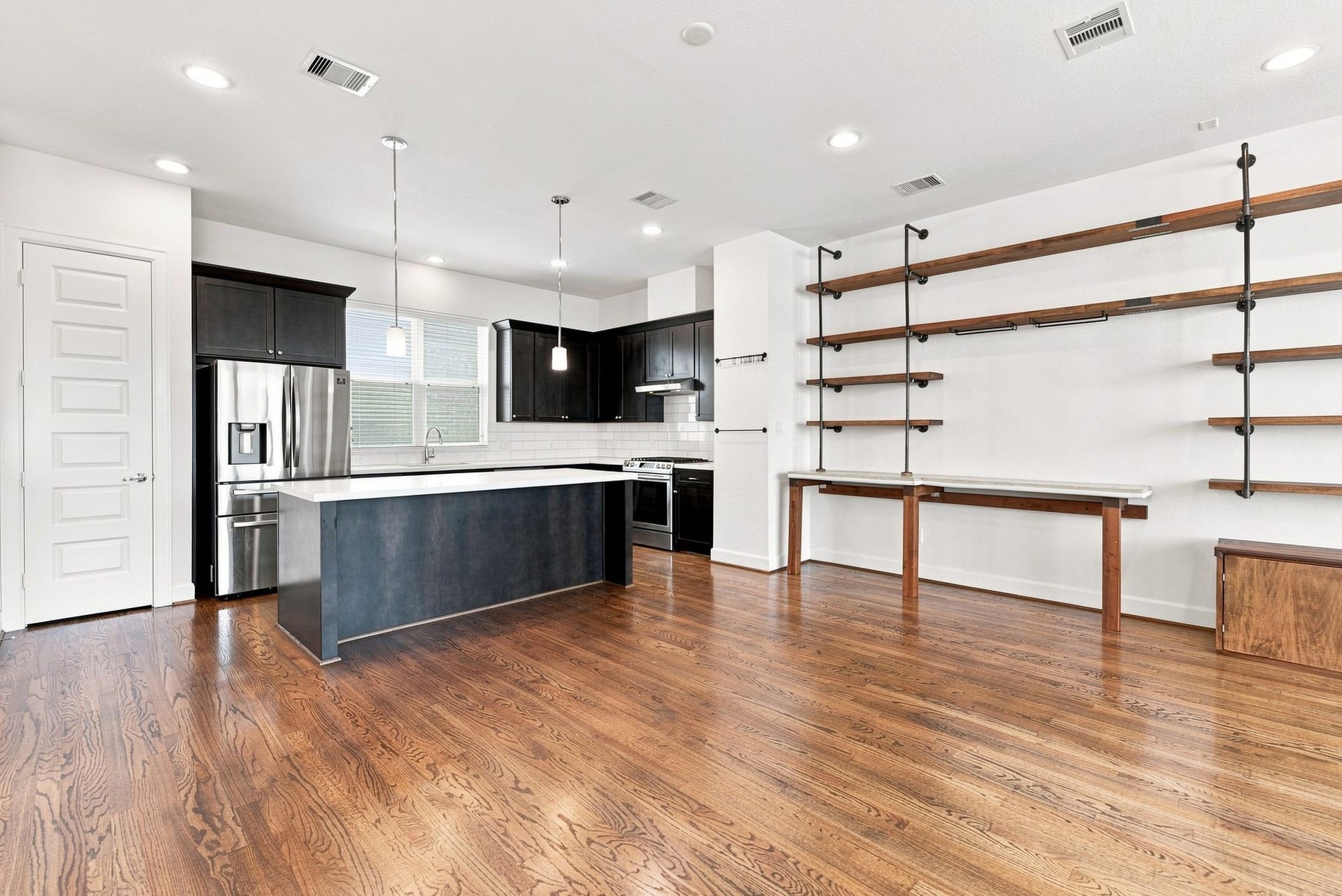 2730 Eado Edge Court, Houston, TX 77020 2730 Eado Edge Court, Houston, TX 77020