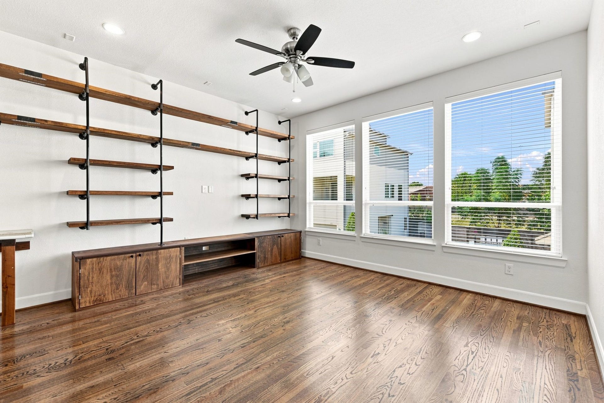2730 Eado Edge Court, Houston, TX 77020 2730 Eado Edge Court, Houston, TX 77020