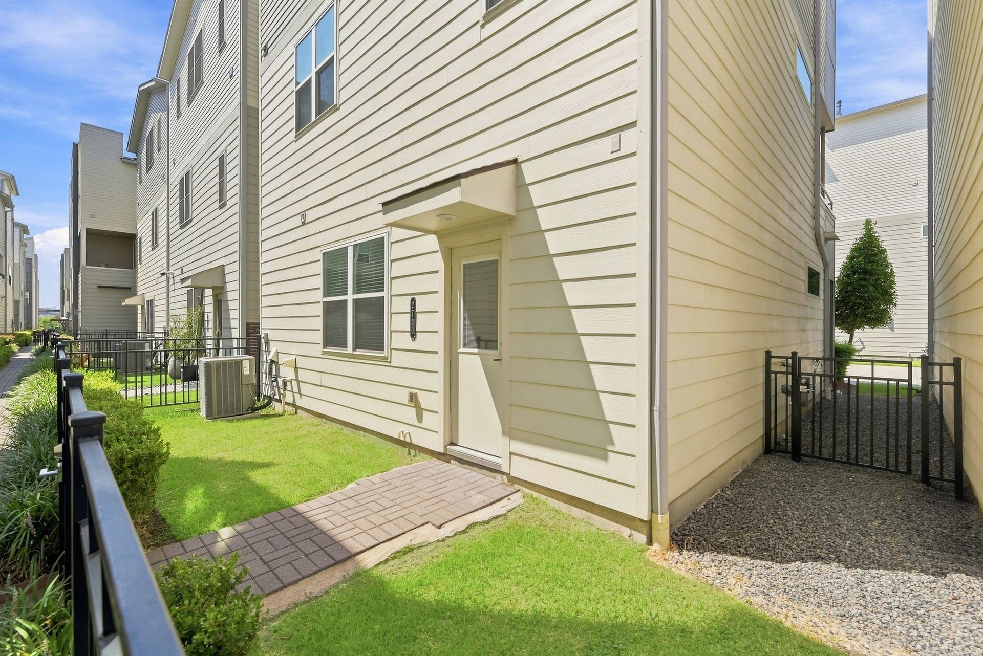 2730 Eado Edge Court, Houston, TX 77020 2730 Eado Edge Court, Houston, TX 77020