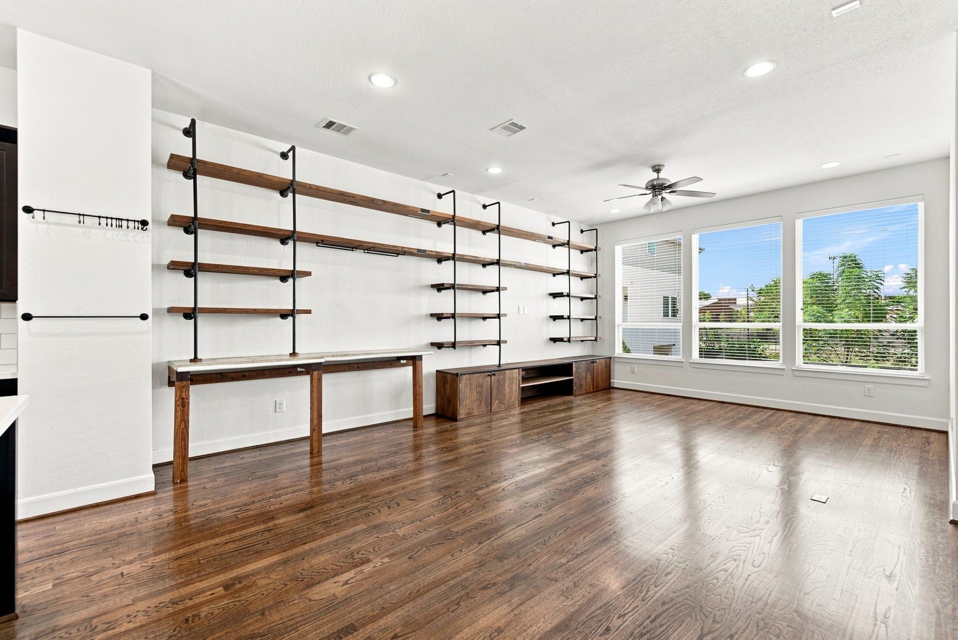 2730 Eado Edge Court, Houston, TX 77020 2730 Eado Edge Court, Houston, TX 77020