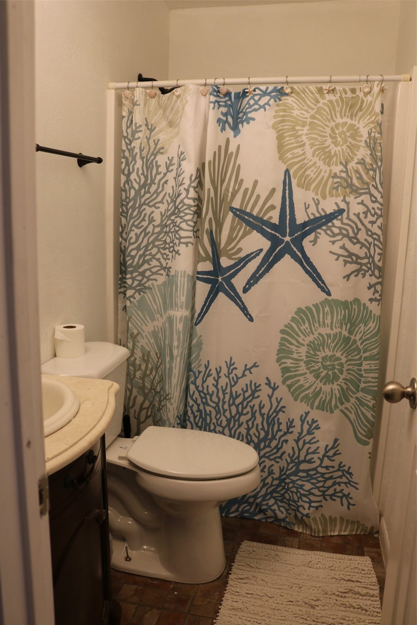 13002 Buccaneer Parkway, Freeport, TX 77541 Convenient second-level bathroom serving two bedrooms.