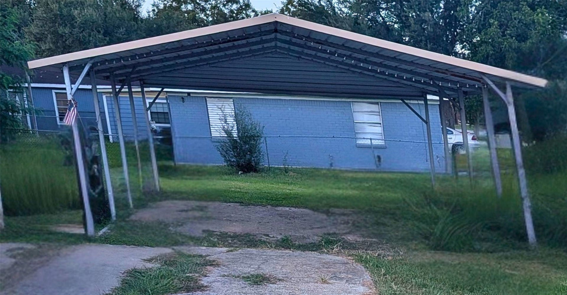 6510 Highway 6, Hitchcock, TX 77563 2 car carport