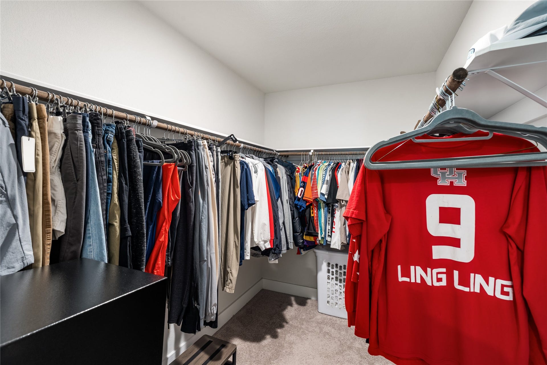 4001 Baja Lane, Houston, TX 77045 Designed to keep daily routines organized, the walk-in closet provides generous hanging space and room for additional shelving, dressers, or custom storage solutions.