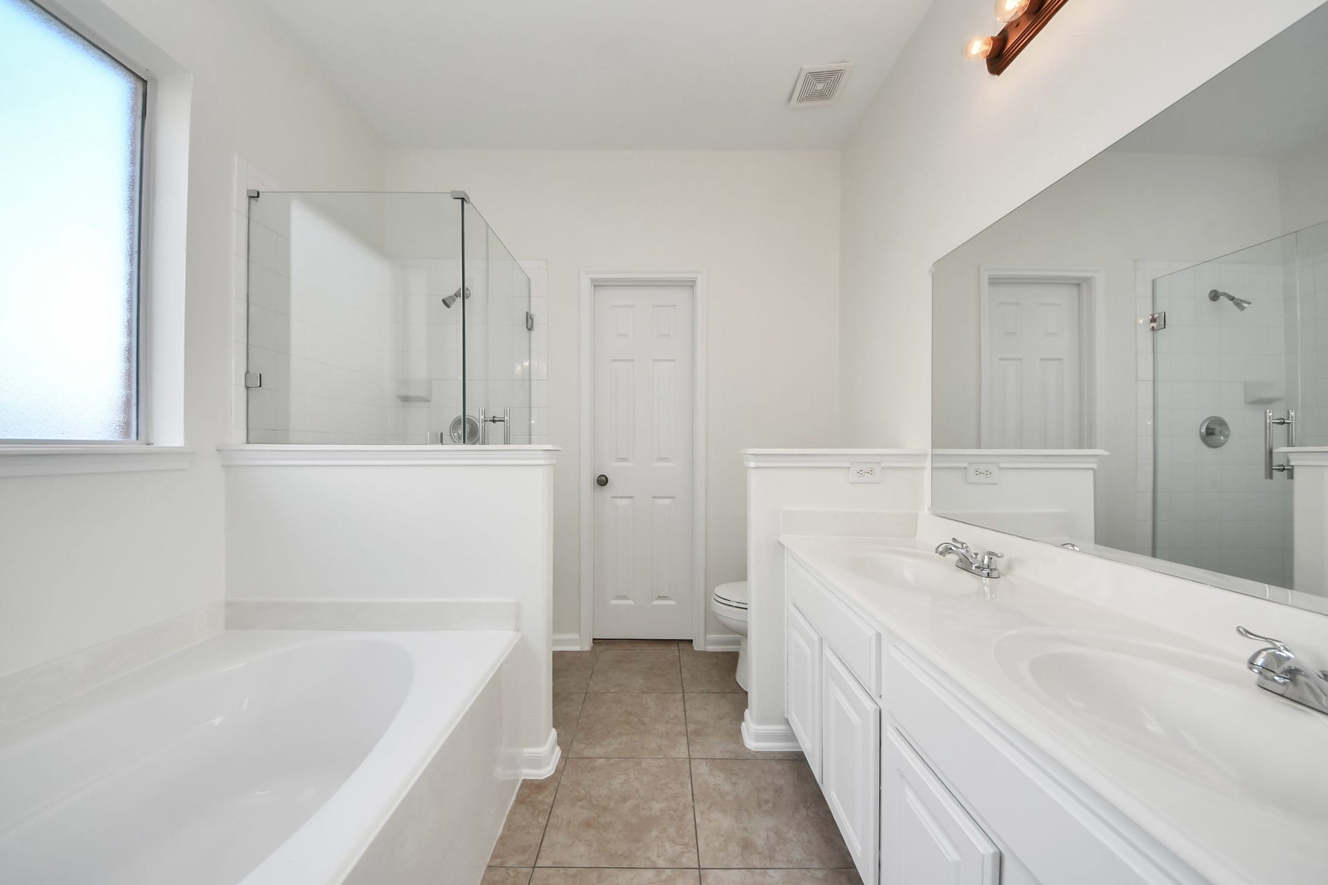 2705 Calico Creek Lane, Pearland, TX 77584 Primary Bathroom