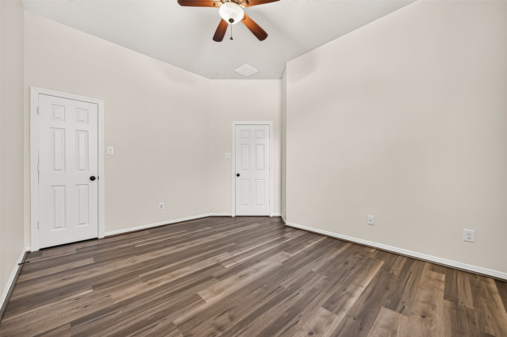 4314 Kent Ranch Court, Katy, TX 77494 Secondary bedroom with ceiling fan and closet.
