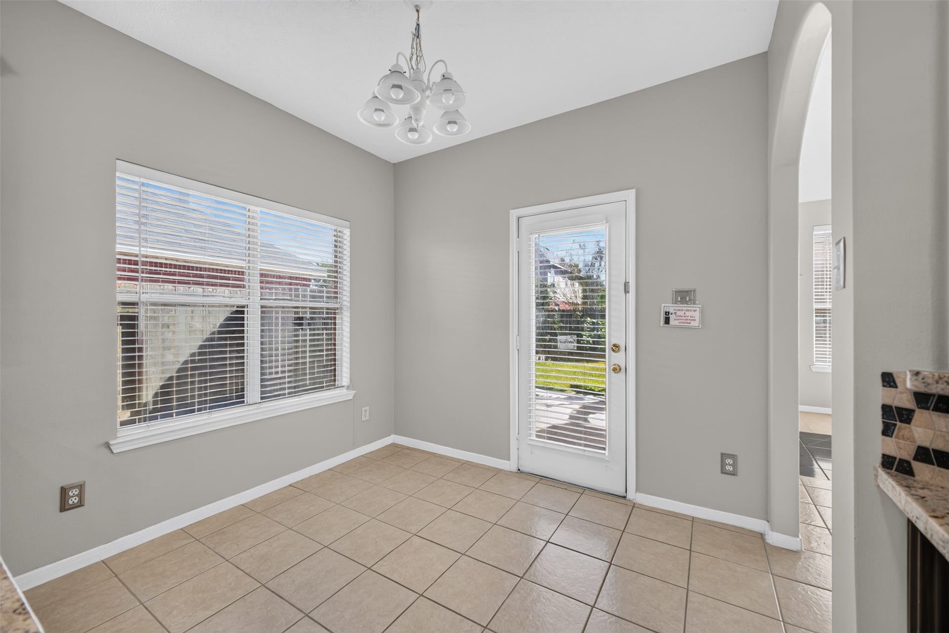 1011 Jasons Bend Drive, Sugar Land, TX 77479 Breakfast Area