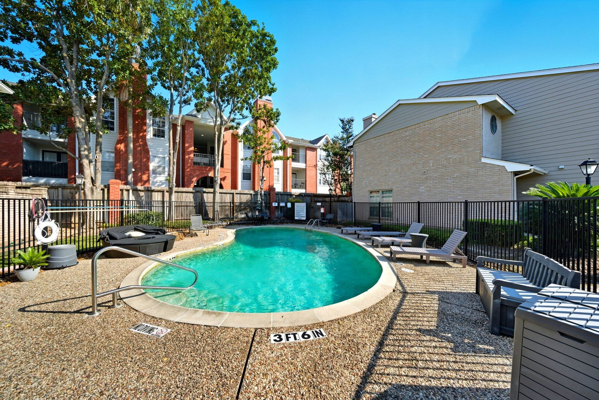 2220 Bering Drive, #34, Houston, TX 77057 COMMUNITY POOL
