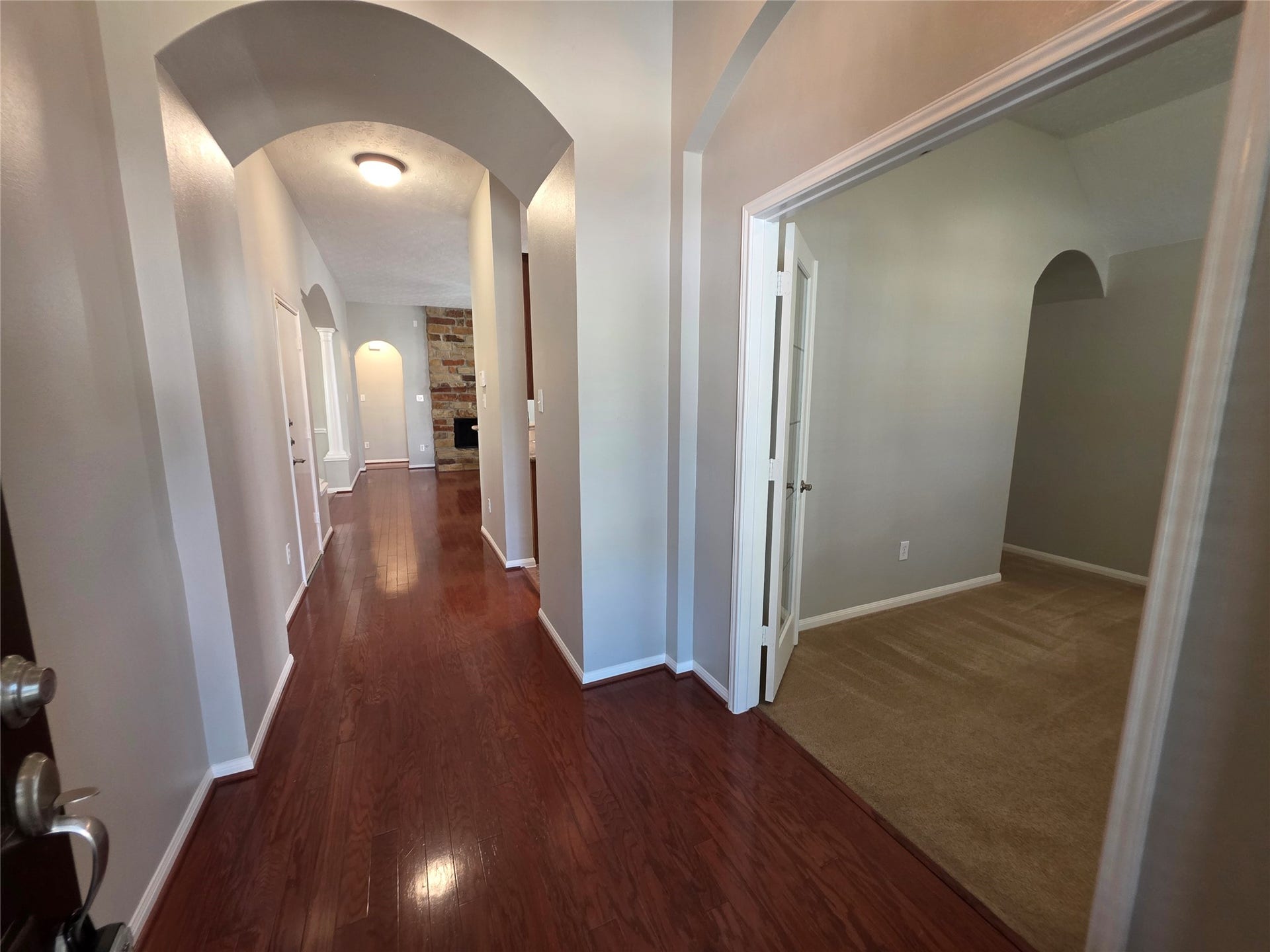 5221 Cottonwood Creek Lane, League City, TX 77573 Entrance into this wonderful home. Flex room to the right.