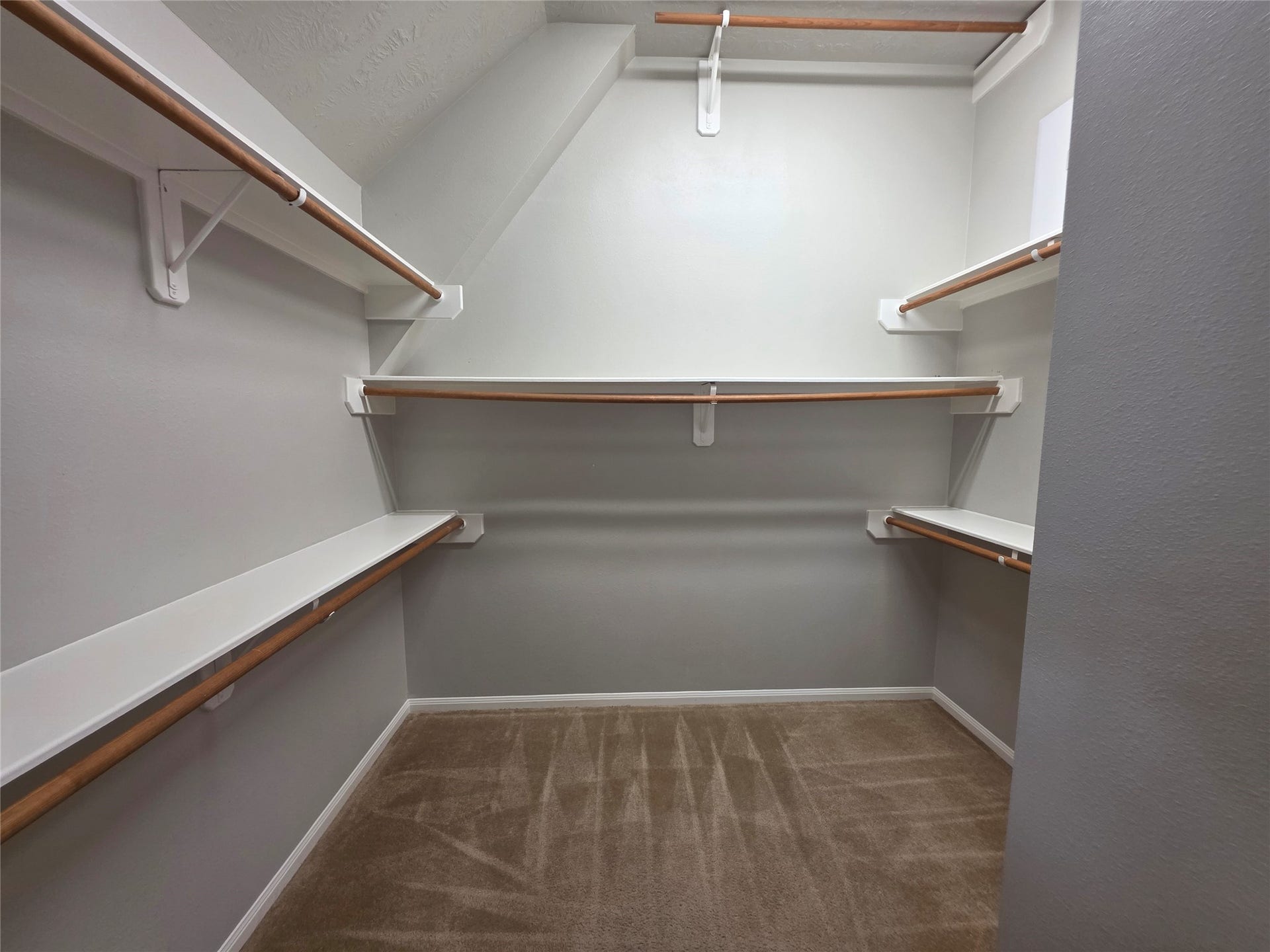 5221 Cottonwood Creek Lane, League City, TX 77573 Primary walk-in closet.