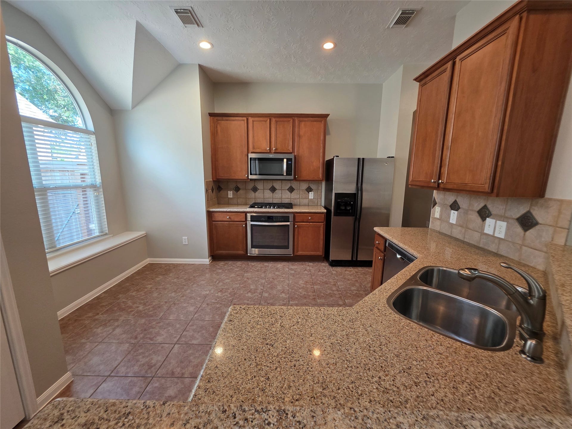 5221 Cottonwood Creek Lane, League City, TX 77573 5221 Cottonwood Creek Lane, League City, TX 77573