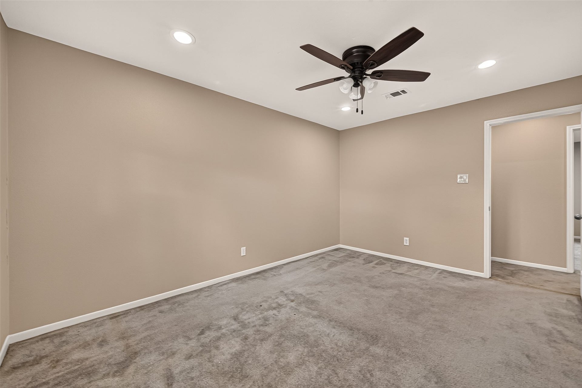 15807 PARKSLEY, Houston, TX 77059