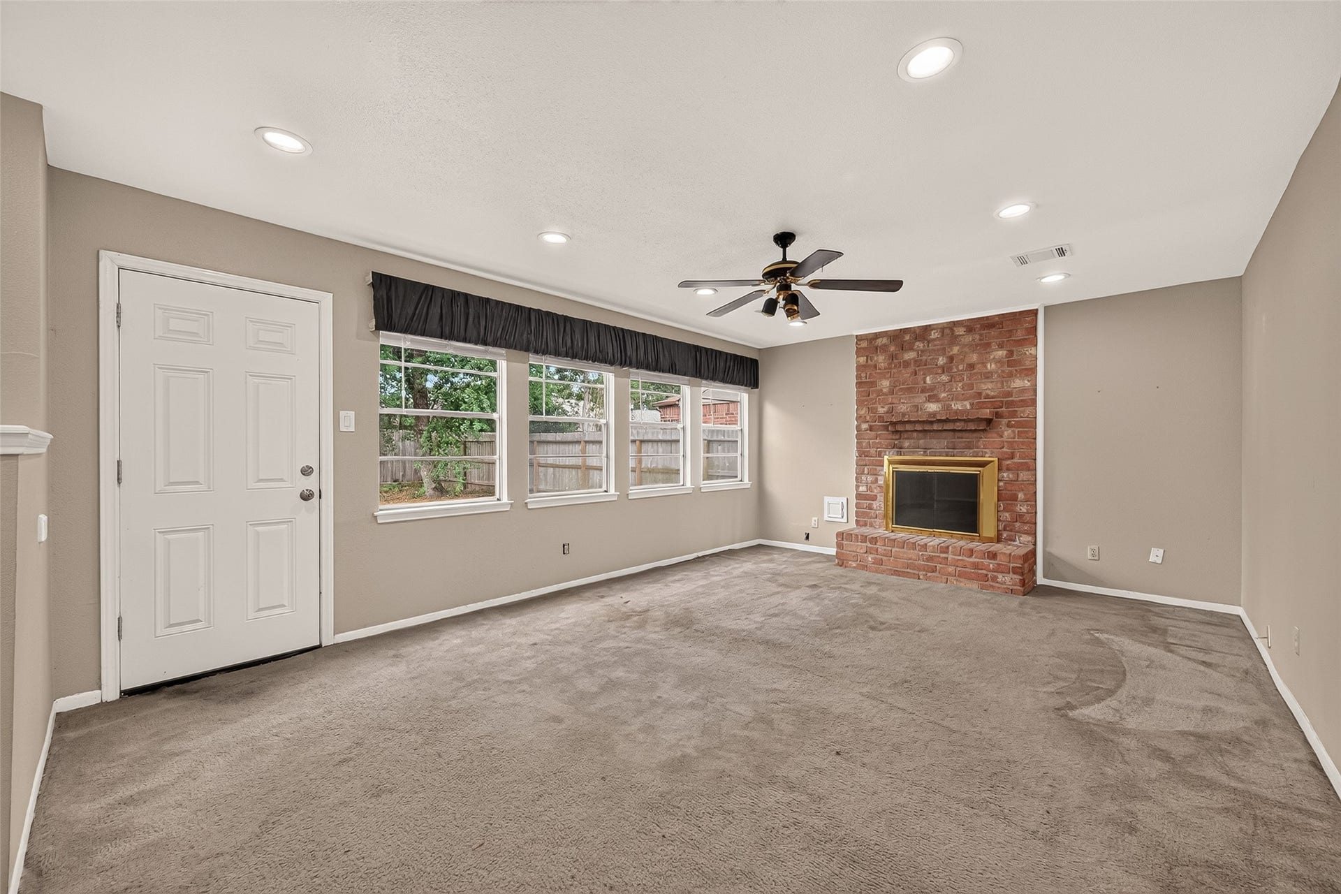 15807 PARKSLEY, Houston, TX 77059