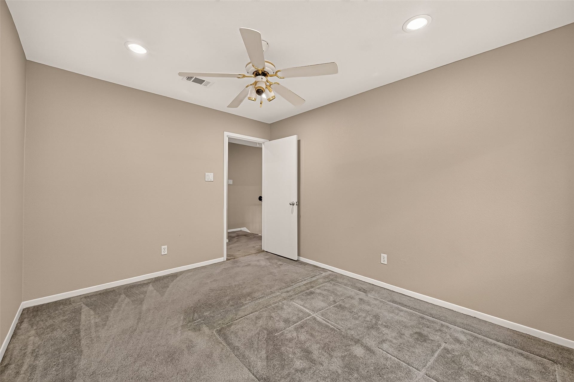 15807 PARKSLEY, Houston, TX 77059